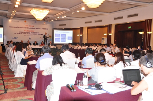 Hội thảo về kinh nghiệm quốc tế trong cải cách công tác quản lý nợ công

